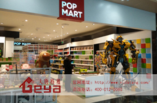 POP MART創意禮品展柜-傳遞美好與溫度